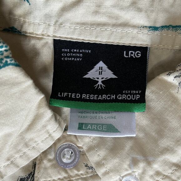 Lifted Research Group LRG Shirt Mens L Tan Safari Giraffes Short Sleeve Button - Picture 6 of 9